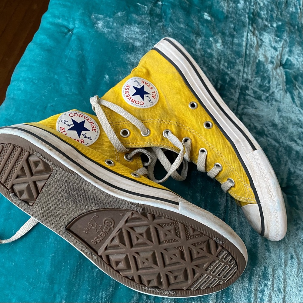 Yellow high top converse size 3 big kids